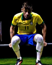  尼姆升班马展现韧性主场逼平传统劲旅里昂  