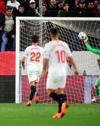  AC米兰门将神勇发挥，多次扑救力保球门不失