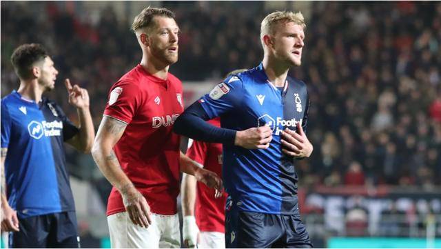  比勒菲尔德顽强逼平劲旅，保级路上斩获宝贵一分