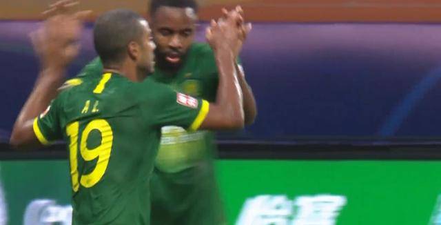  甘冈替补阵容爆发能量，下半场反超比分获胜  